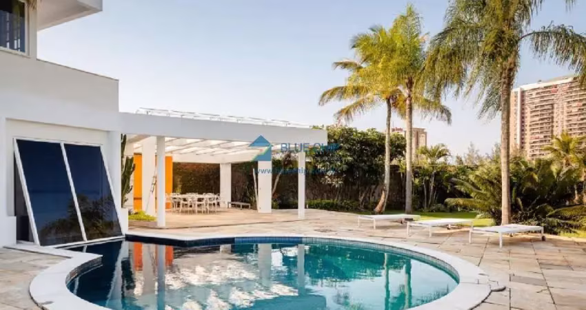 Casa à venda no condomínio malibú - barra da tijuca com 970m², 5 suítes por r$10.000.000,00