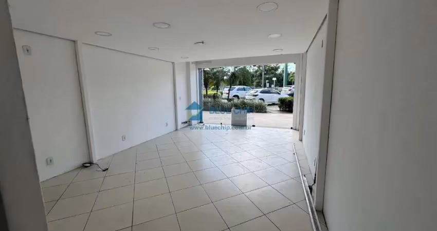 Loja para locação no shopping novo leblon - barra da tijuca com 30m² + 15m²(jirau) por r$4.600,00