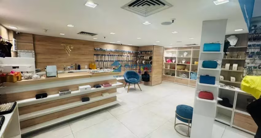 Loja para locação no shopping millennium - barra da tijuca com 43m³ + jirau por r$11.000,00