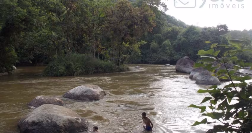 Sítio à venda em Juquiá-SP, bairro Zona Rural: 2 quartos, 1 sala, 1 banheiro, 173.000m² de área. Aproveite!