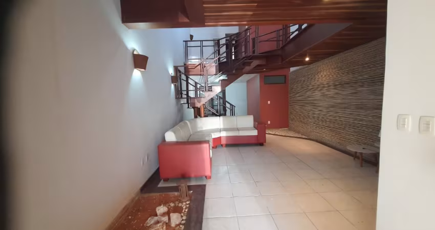 Casa na Av. Romualdo Galvão - perto do Midway Mall