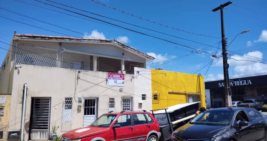 Casa / Comercial em Capim Macio - Village