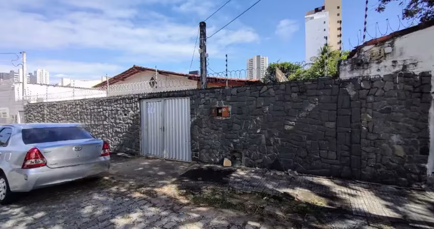 Casa em lagoa nova - perto da av. nascimento de castro e tororós