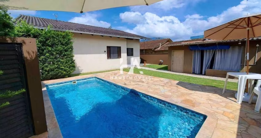 Casa com Piscina no Czerniewicz Ref. 5721