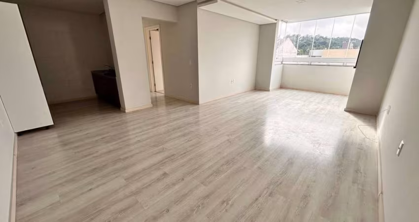 Apartamento no Jaraguá Esquerdo Ref. 3755