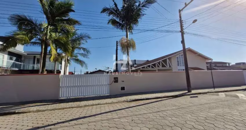 Casa com 3 quartos para alugar no Itacolomi, Balneário Piçarras 