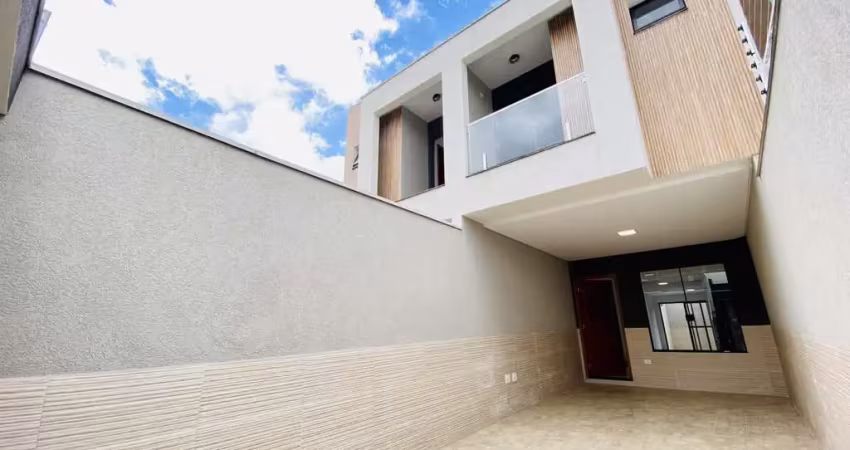 Sobrado com 120m² – 3 dormitórios, 01 suíte com sacada e área gourmet