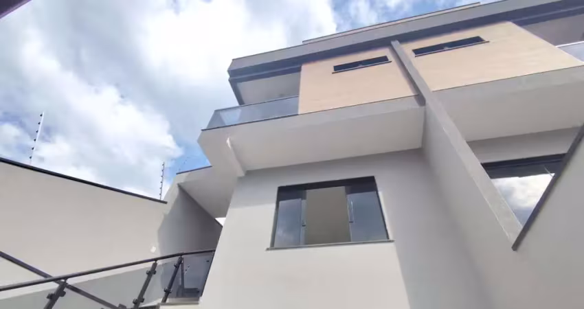 Sobrado 155m² – 3 suítes | 01 com sacada | quintal – penha