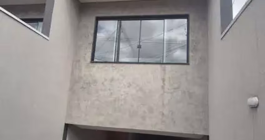 Sobrado 150m² – 3 dormitórios | 01 suíte com sacada e quintal – jardim popular