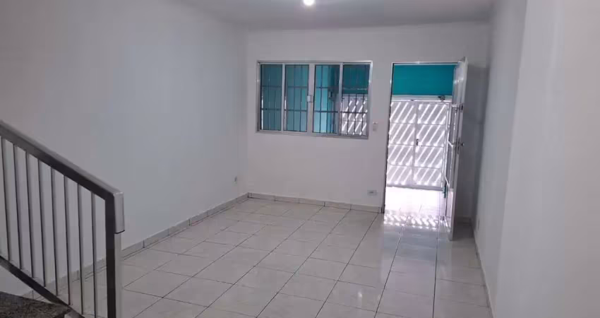 Sobrados 03 dormitórios com 01 varanda – ao lado av. são miguel - vila paranaguá