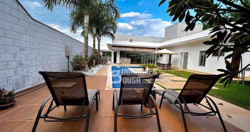 Casa Térrea, 3 quartos, 1 suite, 3 vagas cobertas,  de Alto Padrão no Terras de Santa Teresa – 6 Minutos do Portal de Vinhedo