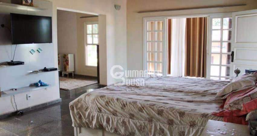 Casa com 4 dormitórios à venda, 590 m² por R$ 3.200.000,00 - Condomínio Estância Marambaia - Vinhedo/SP
