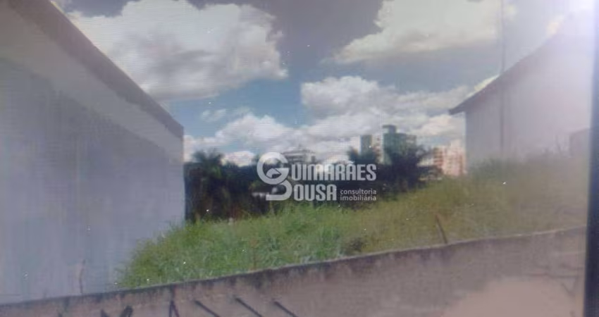 Terreno à venda, 350 m² por R$ 460.000,00 - Vila Olivo - Valinhos/SP