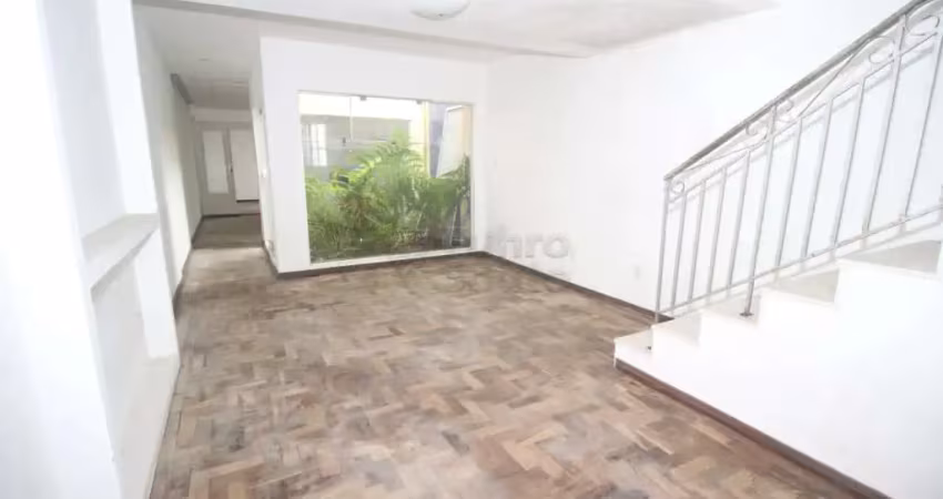 Sobrado com 4 Dormitórios Próximo ao Guanabara