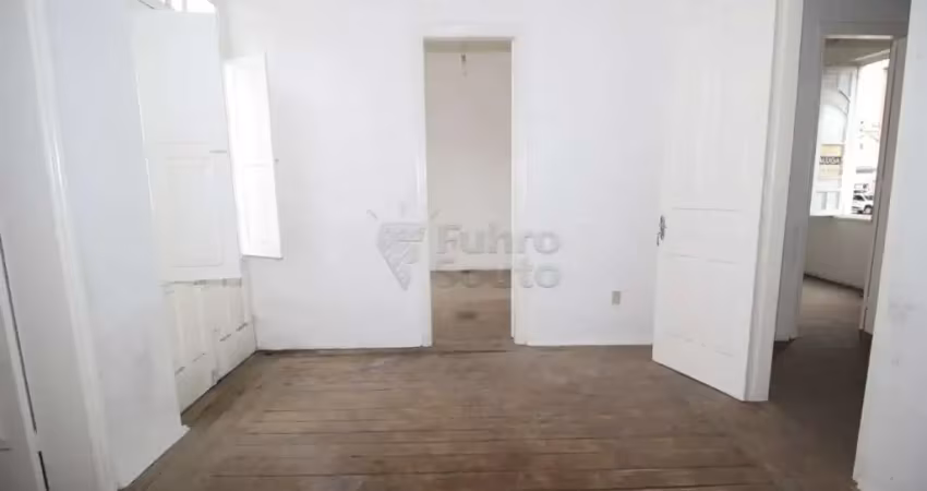 Casa com 3 quartos para alugar na Rua Antônio Francisco dos Anjos, 17803642, Centro, Pelotas