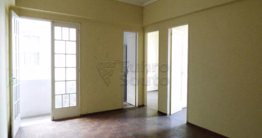 Apartamento de 03 dormitórios na Av. Fernando Osório