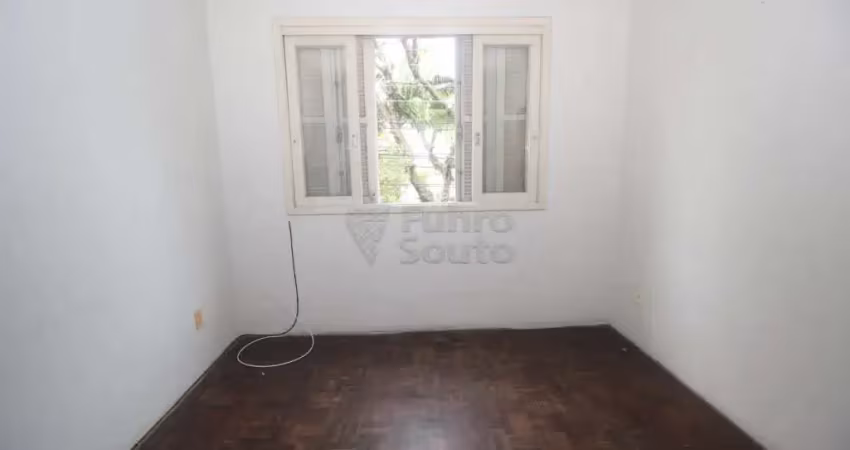 Apartamento amplo e bem localizado na avenida bento gonçalves!