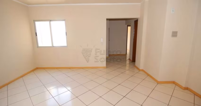 Apartamento Amplo e Bem Localizado no Edifício Montreal ? Próximo à UCPel