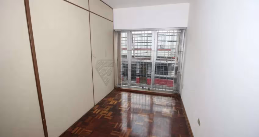 Sala Comercial à Venda ou Locação no Edifício Galeria Antunes Maciel - Espaço e Visibilidade para o seu Negócio!