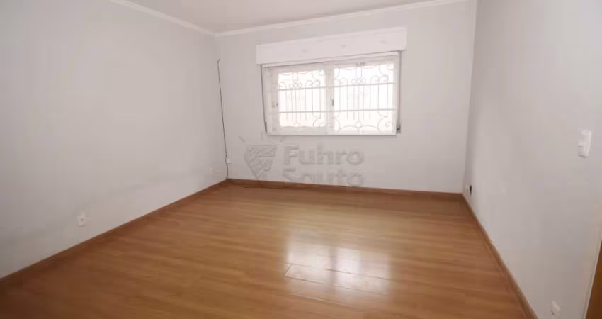 Apartamento Espaçoso no Edifício Residencial Gonçalves Chaves no Centro de Pelotas