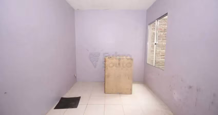 Casa aconchegante e espaçosa no centro - 2 dormitórios, 3 banheiros e garagem fechada