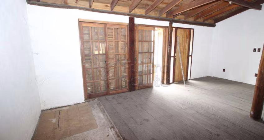 Casa com Potencial Residencial ou Comercial no Bairro Três Vendas - Espaço, Versatilidade e Localização Privilegiada!