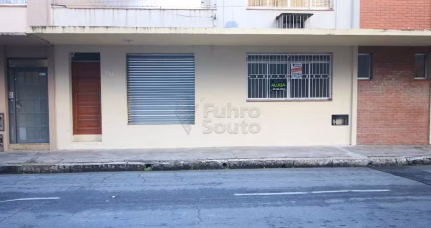 Sala Comercial Fora de Condomínio para Locação ? Centro de Pelotas
