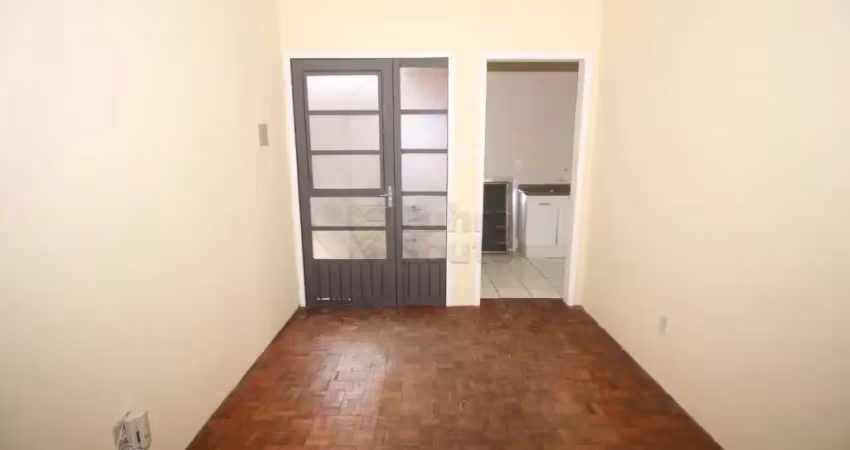 Apartamento 3 Dormitórios no Edifício Residencial Village Center III