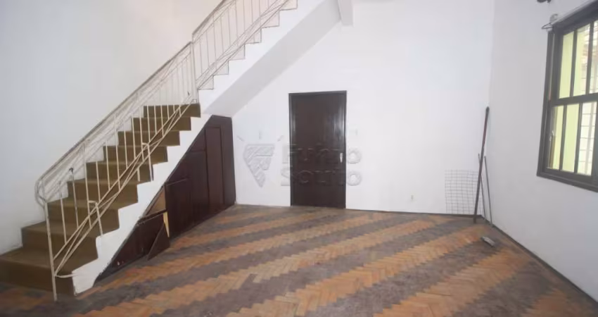 Apartamento 3 Dormitórios com Suíte no Bairro Fragata - Garagem Fechada