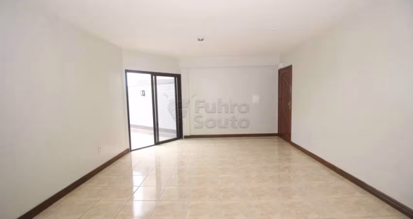 Apartamento com Terraço no Centro de Pelotas - Espaço e Conforto em Localização Privilegiada!