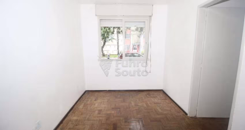 Apartamento 3 Dormitórios no Bairro Fragata Cohabduque - Espaço, Conforto e Ótima Localização com 3 quartos!