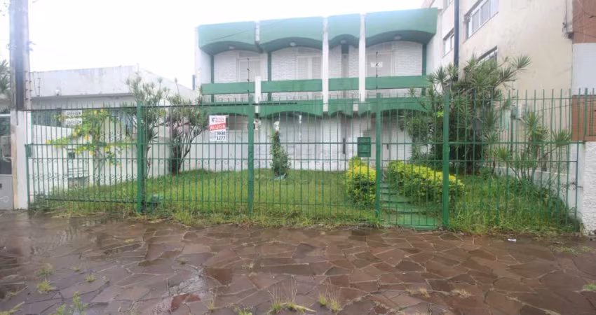 Excelente Oportunidade Comercial no Centro de Pelotas - Estrutura Ampla e Versátil para Seu Negócio