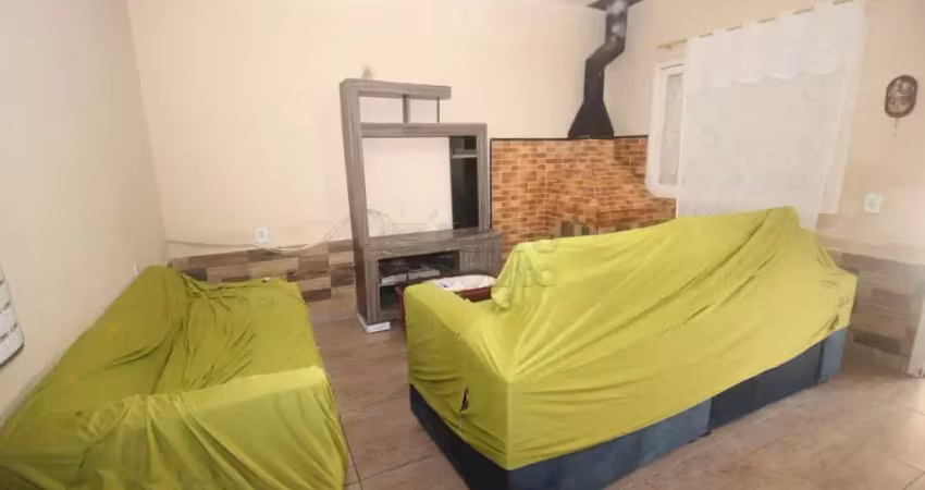 Casa Mobiliada com Espaço Gourmet e Pátio Amplo no Laranjal - Próxima à Av. Rio Grande do Sul