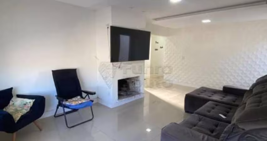 Excelente casa no bairro Três Vendas - conforto, elegância e lazer garantido!