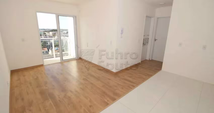 Apartamento 2 Dormitórios com Sacada e Churrasqueira no Edifício Horizon - Três Vendas, Pelotas