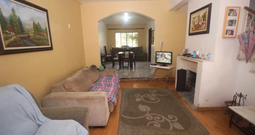Sobrado Comercial Amplo na Av. São Francisco de Paula - Espaço, Conforto e Localização Estratégica
