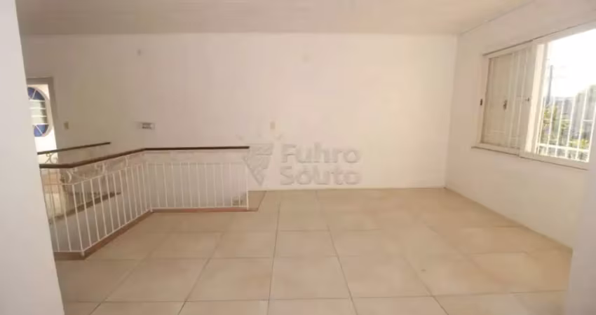 Sala comercial com sacada na rua bruno chaves - excelente visibilidade nas três vendas!