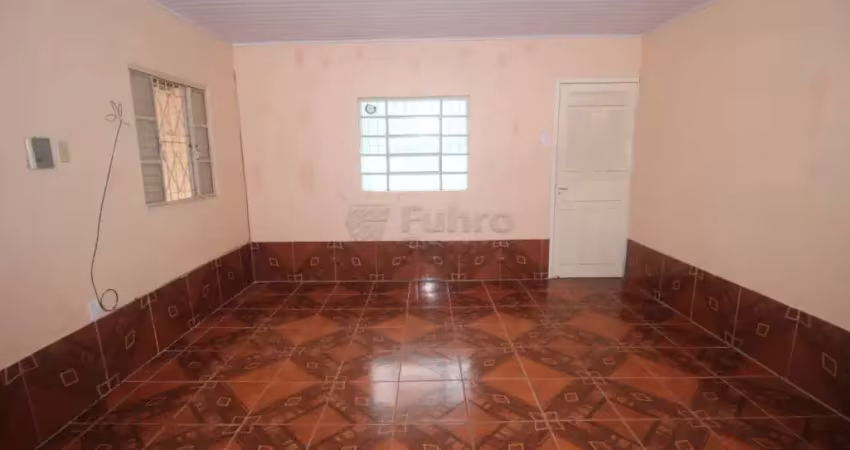 Casa com 2 quartos para alugar na R Maestro Mendanha, Casa 1 - 0, 13863242, Centro, Pelotas