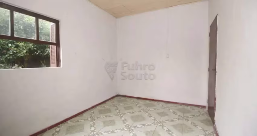 Casa padrão em pátio compartilhado com ótima localização