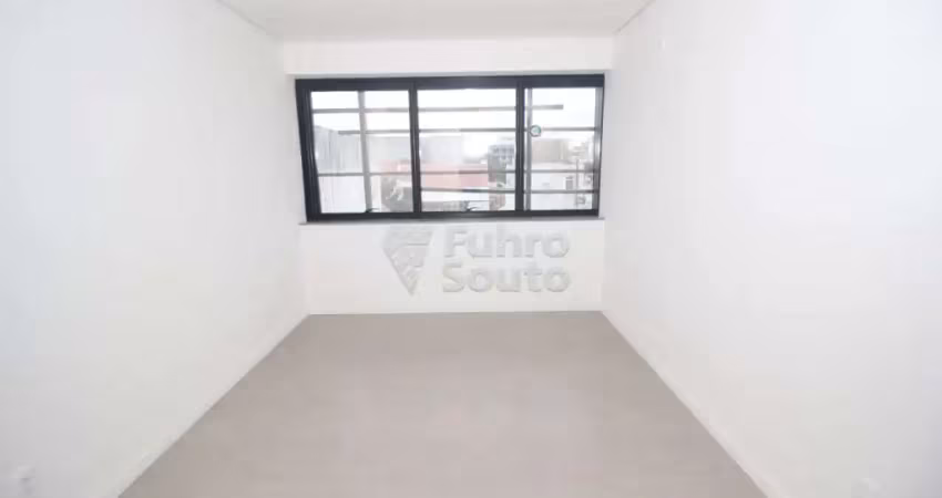 Sala comercial ampla e bem localizada no edifício join work - centro de pelotas