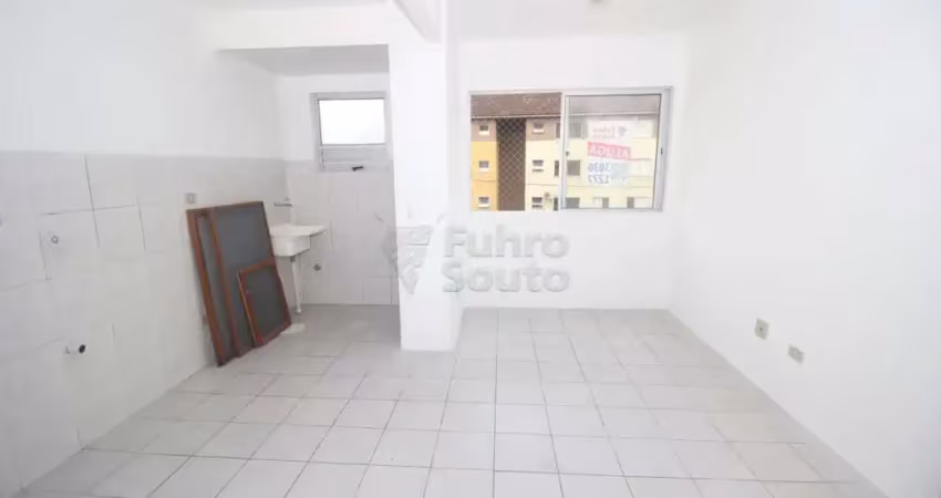 Apartamento com 2 quartos para alugar na Avenida Senador Salgado Filho, 9, 118336412, Três Vendas, Pelotas