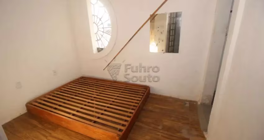 Casa com 2 quartos para alugar na R Almirante Barroso, Casa, 138136402, Centro, Pelotas