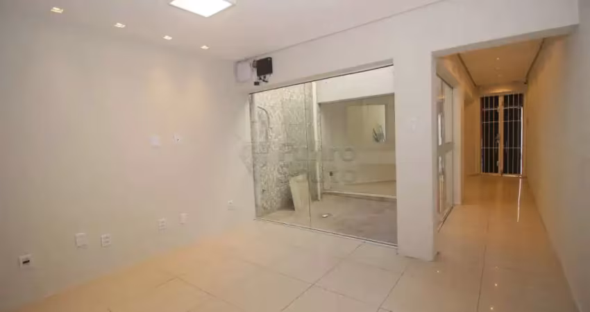 Prédio comercial reformado no centro de pelotas - estrutura completa e localização privilegiada