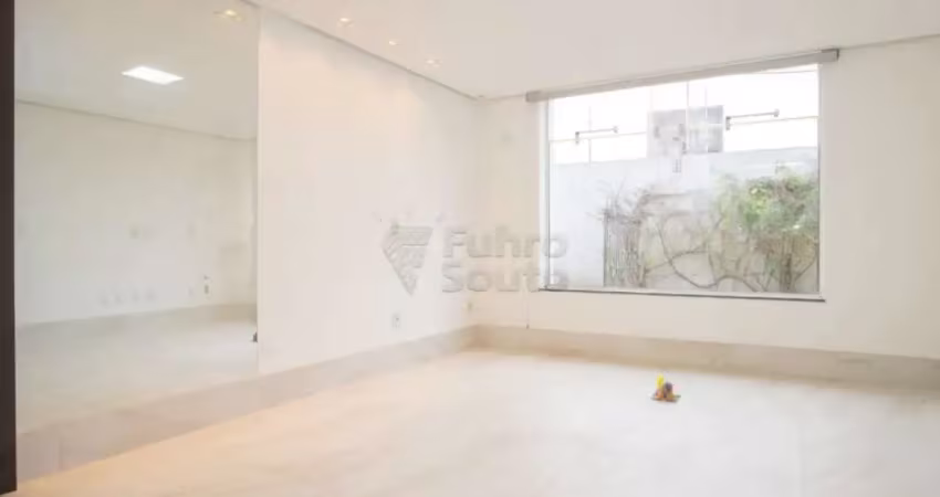 Casa ampla em excelente localização - avenida república do líbano, próximo ao parque tênis