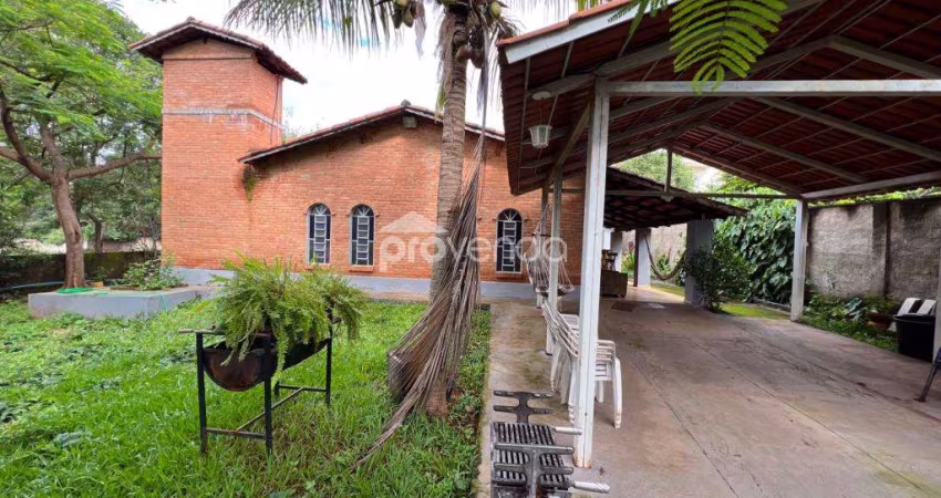 CASA 04 QUARTOS SENDO 02 SUÍTES - TERRENO 1.150m² - CONDOMÍNIO PARQUE DOS CISNES