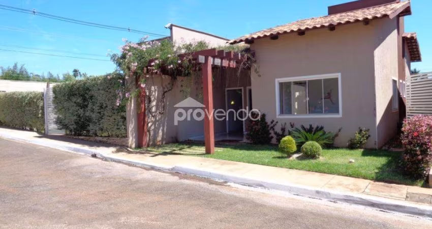 CASA 03 QUARTOS 01 SUÍTE - CONDOMÍNIO FLORÁIS MARINGÁ