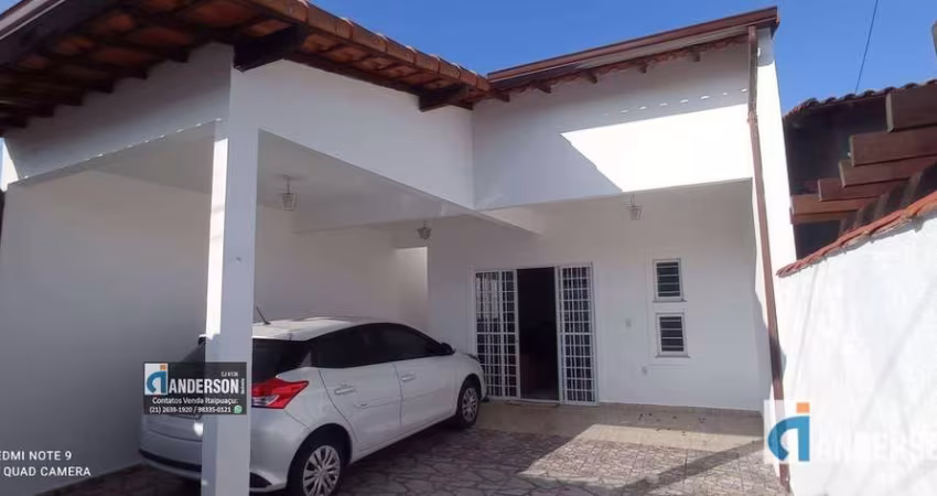 Linda casa com 2 quartos (1 suite) e churrasqueira no Jardim Atlântico