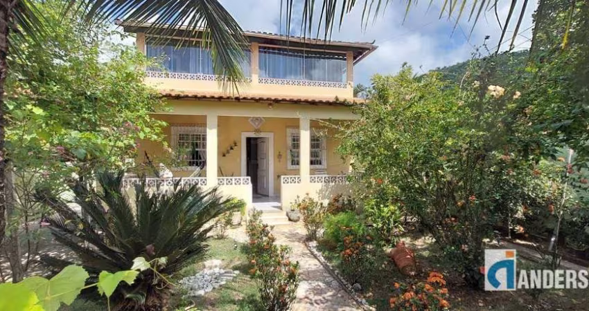 RI0610 - Ótima Casa em Itaipuaçu
