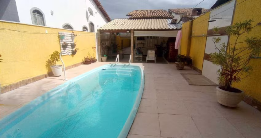 Casa 2 Quartos (1 suíte) com piscina e churrasqueira no Jd. Atlântico  Central prox. a praia