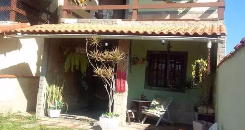 Casa com 2 dormitórios à venda, 110 m² por R$ 500.000,00 - Cordeirinho - Maricá/RJ